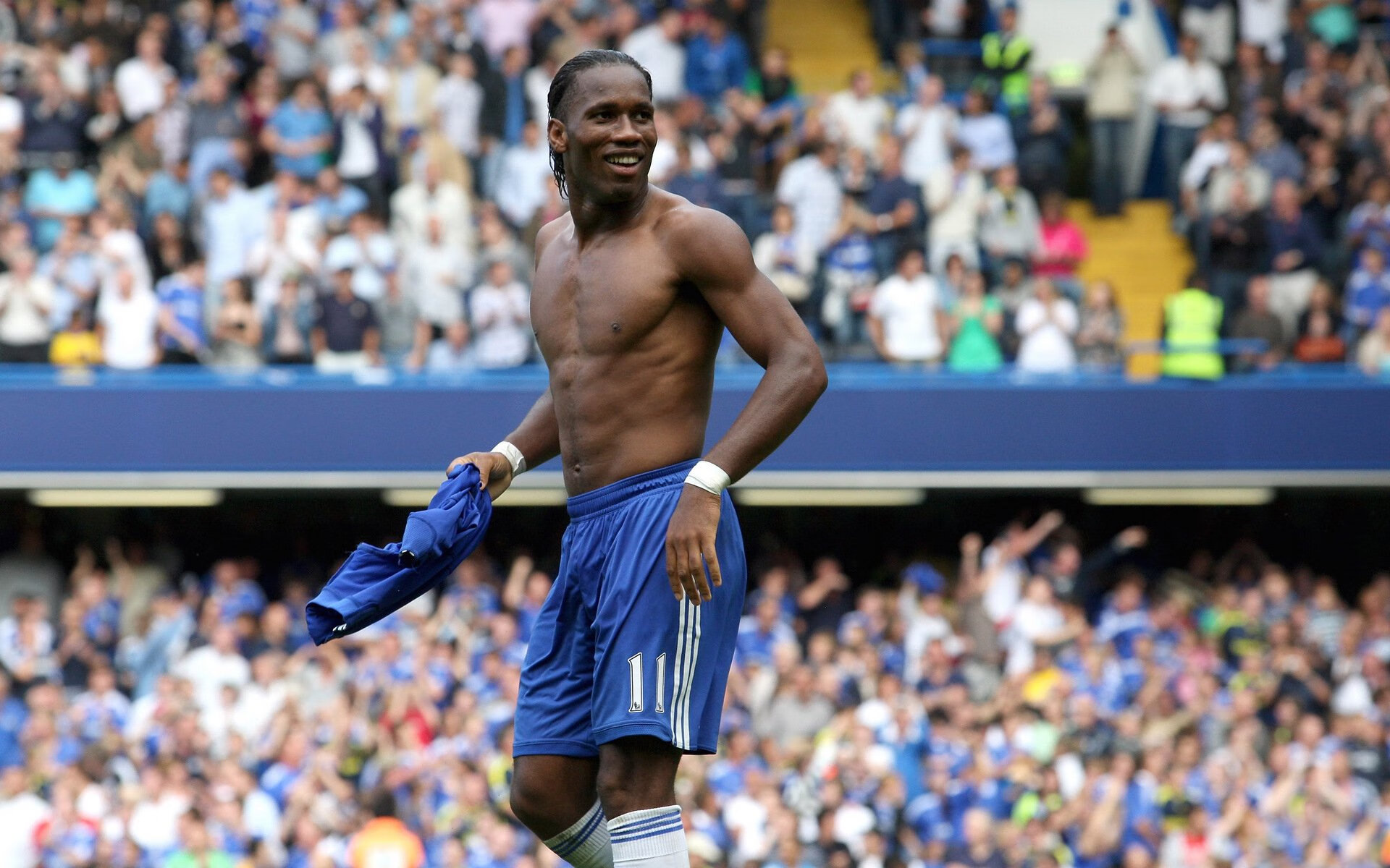 开云体育APP下载-德罗赞生涯之夜，当沉默的雷霆劈开密尔沃基的夜空